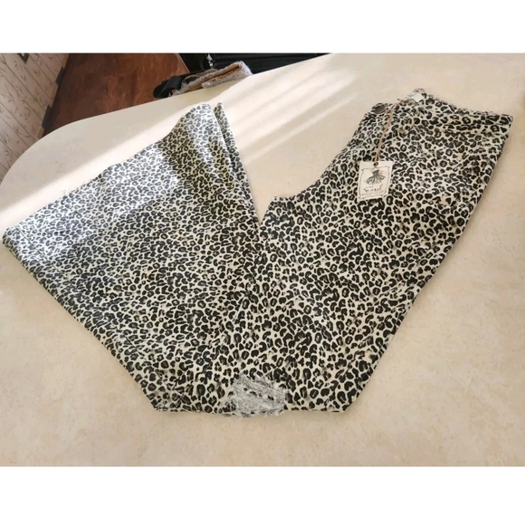 EASEL Womens Button Zip Distressed Leopard Animal Print BELL BOTTOMS Denim Jeans - Picture 2 of 10